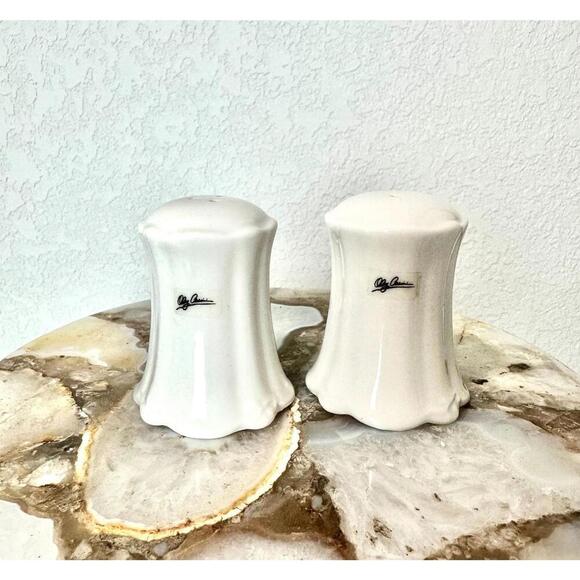 Oleg Cassini Other - Vintage Oleg CaSalt and Pepper Shakers  White, Elegant, Classic-with Stoppers